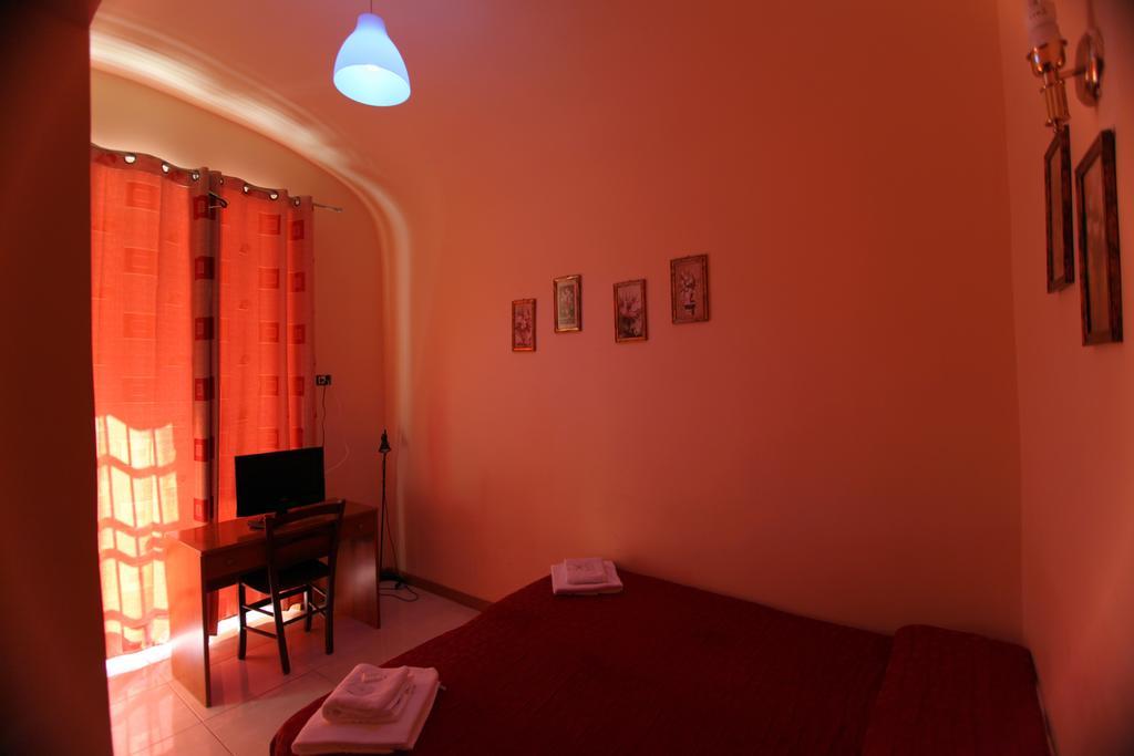 Hostel Pink Floyd Roma Esterno foto