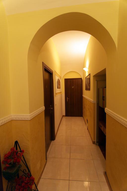 Hostel Pink Floyd Roma Esterno foto